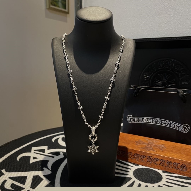 Ch**me He**ts necklaces